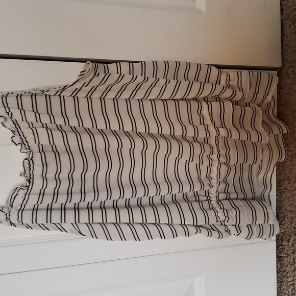 White with black stripes tank blouse - Picture 4 of 4